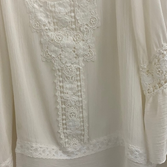 Flowing Scoop-neck 100% Silk Blouse with Lace Insets by Leifsdottir for 6, 8, 10 - Picture 4 of 15